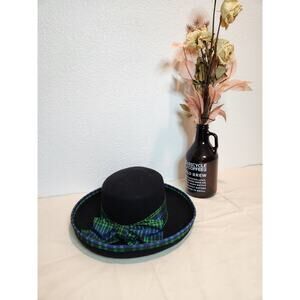 Vintage Betmar Wool Felt Hat USA Black Plaid Ribbon Boater Style 100% Wool‎
